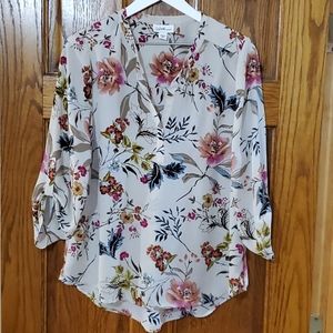 Jaclyn Smith Floral Blouse size Large